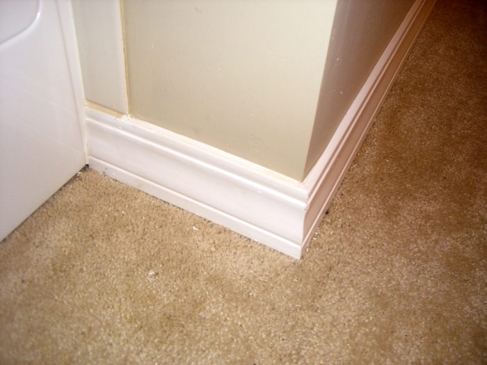 cleaning-baseboards